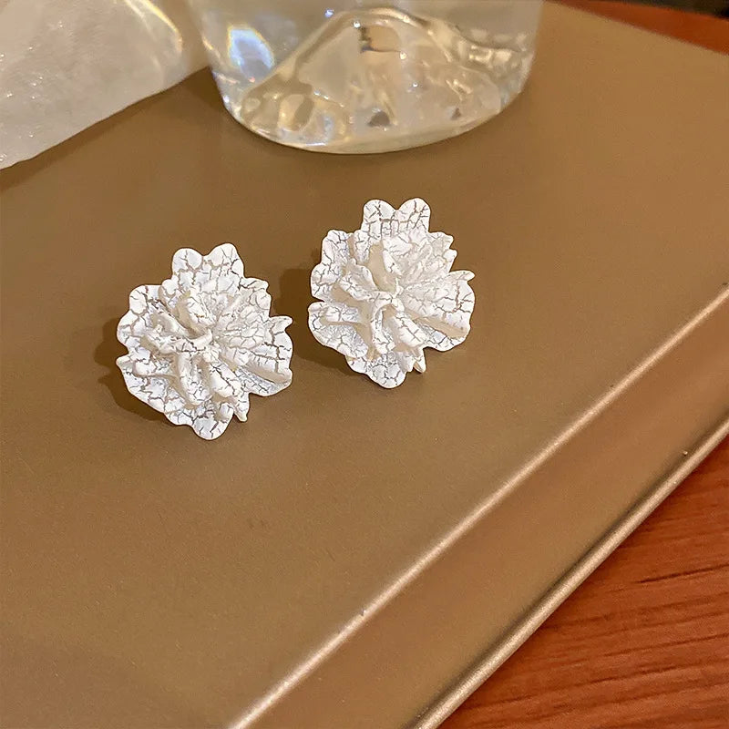 Acrylic White Camellia Flowers Stud Earrings for Women Fashion Temperament Fairycore Earring Party Wedding Jewelry Wholesale