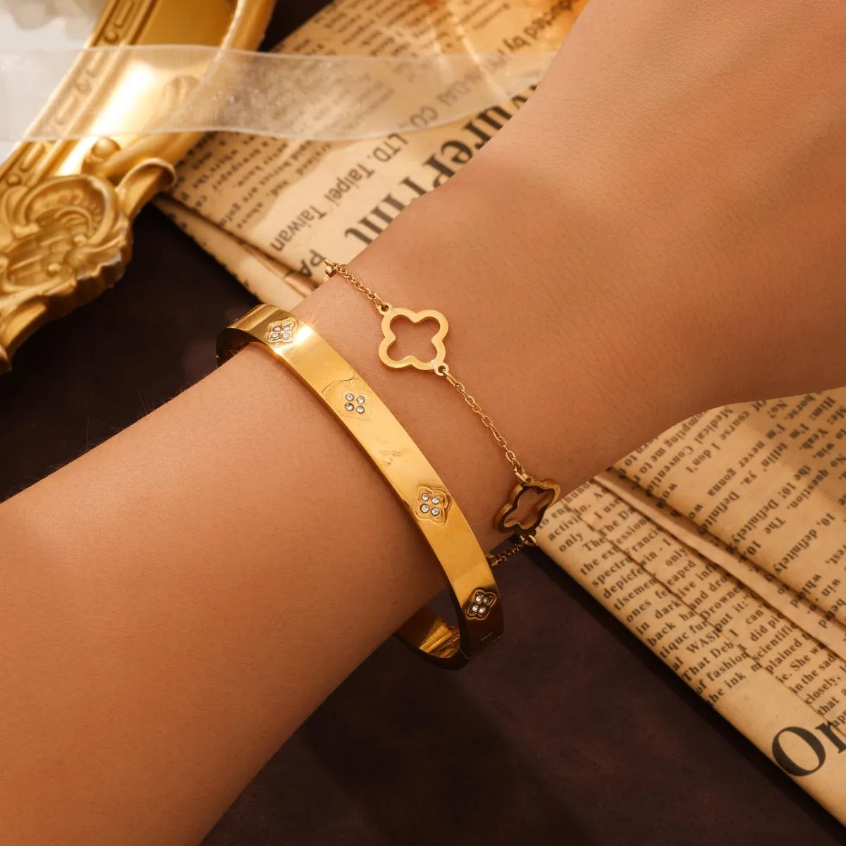 2Pcs Women's Lucky Clover And Heart Bracelet Set Stainless Steel Shiny Zircon Charm Party Jewelry Gift