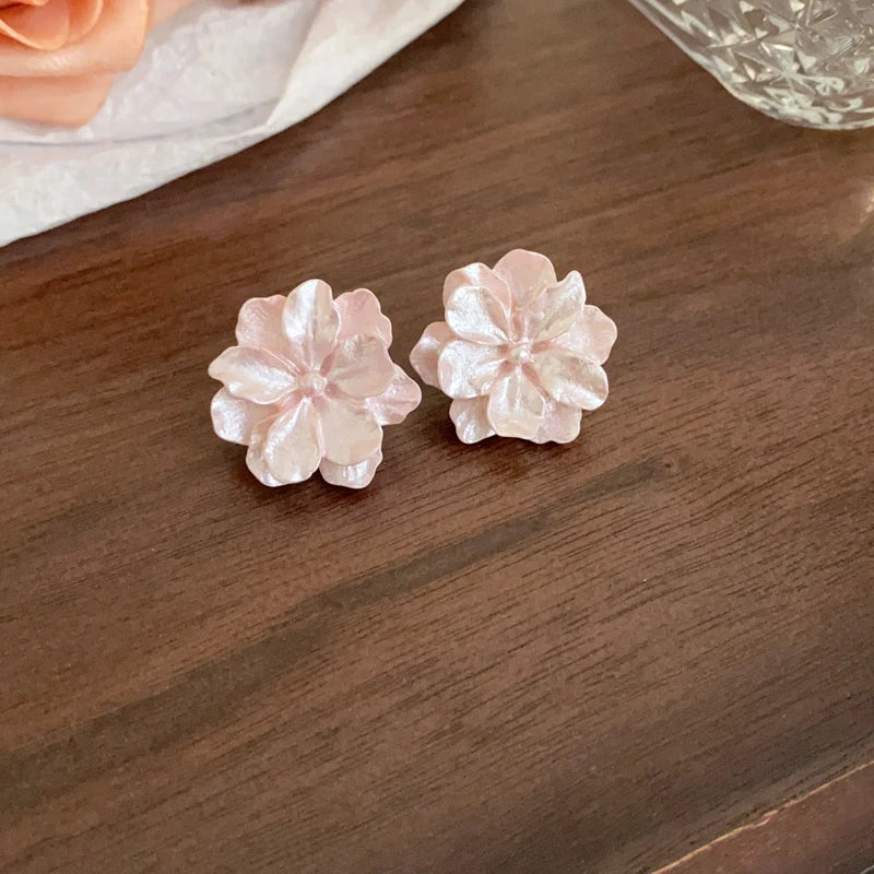 Acrylic White Camellia Flowers Stud Earrings for Women Fashion Temperament Fairycore Earring Party Wedding Jewelry Wholesale